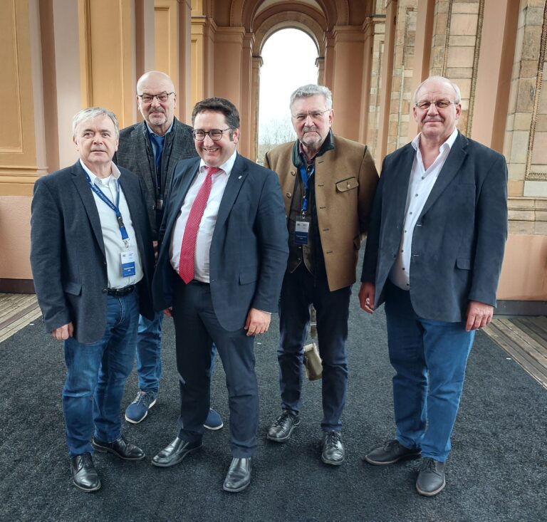 Franz Krah, Josef Neubauer, Tobias Gotthardt, Wilhelm Mixa und Christian Lindinger im Maximilianeum