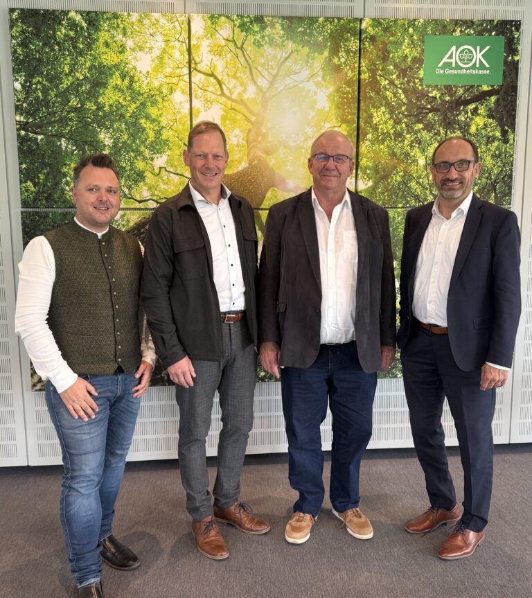 Richard Kirmaier, Christian Lindinger, Reinhold Moser und Andreas Windpassinger im Gespräch