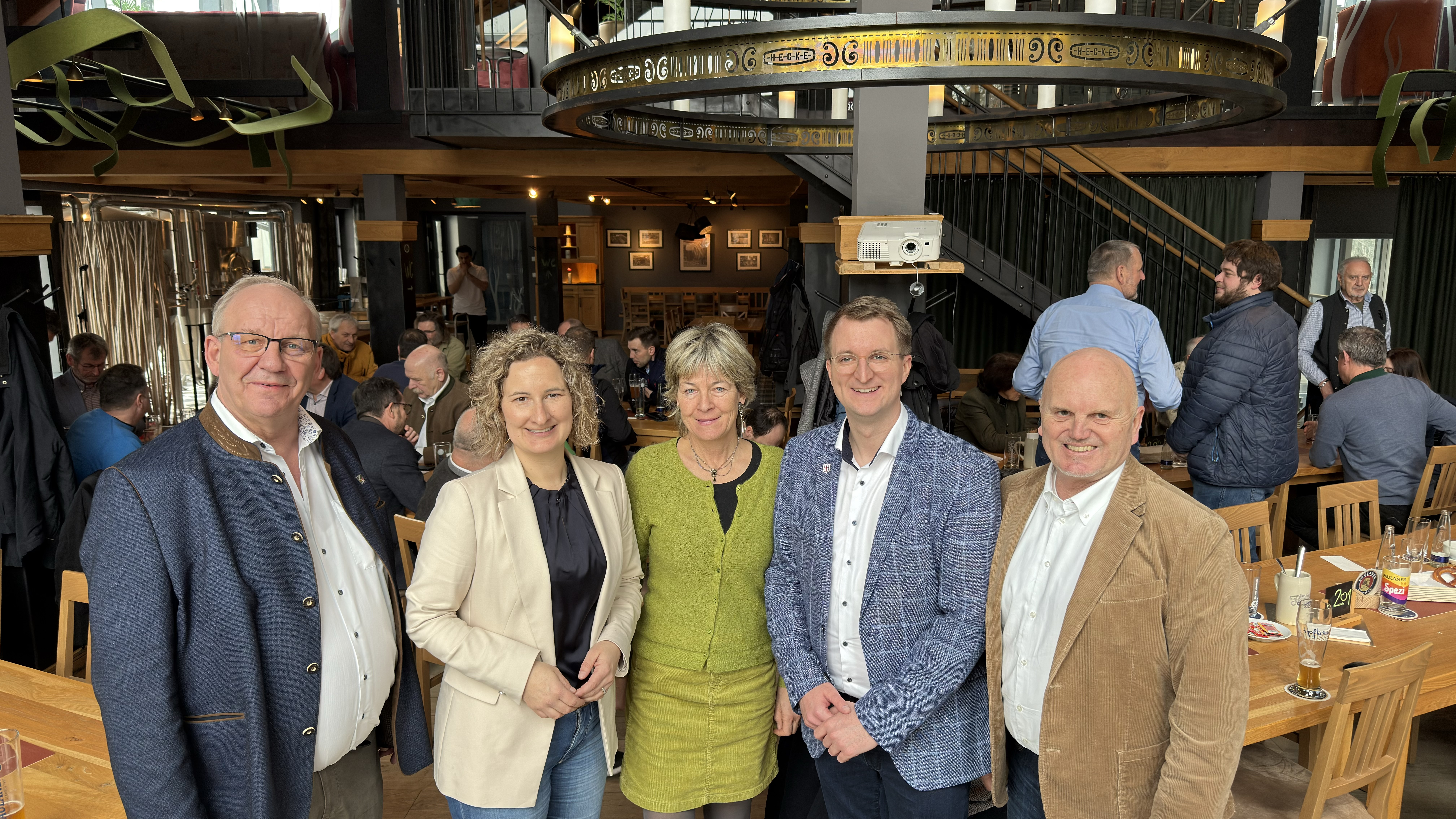 MdL Christian Lindinger, MdL Marina Jakob, Dr. Ursula Diepolder (ILE), Tobias Kurz (1. Bürgermeister Bad Füssing) und Andreas Jakob (1. Bürgermeister Ruhstorf a.d.Rott und 1. Vorsitzender ILE an Rott & Inn).